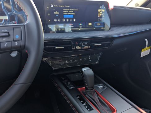 New 2026 Nissan Kicks SR image 10