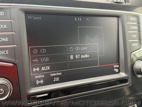 Used 2017 Volkswagen GTI SE FWD image 29