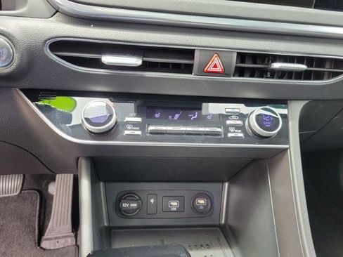 Certified 2023 Hyundai Sonata SEL w/ Convenience Package FWD image 29