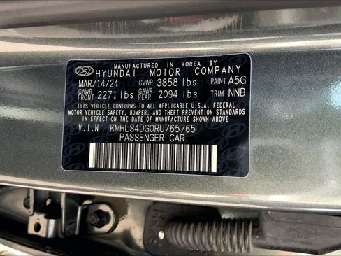 Used 2024 Hyundai Elantra SEL w/ Convenience Package image 34