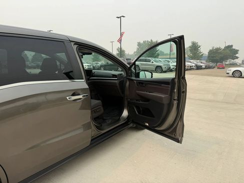 Used 2018 Honda Odyssey EX image 29