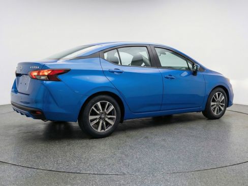 Used 2025 Nissan Versa SV image 9