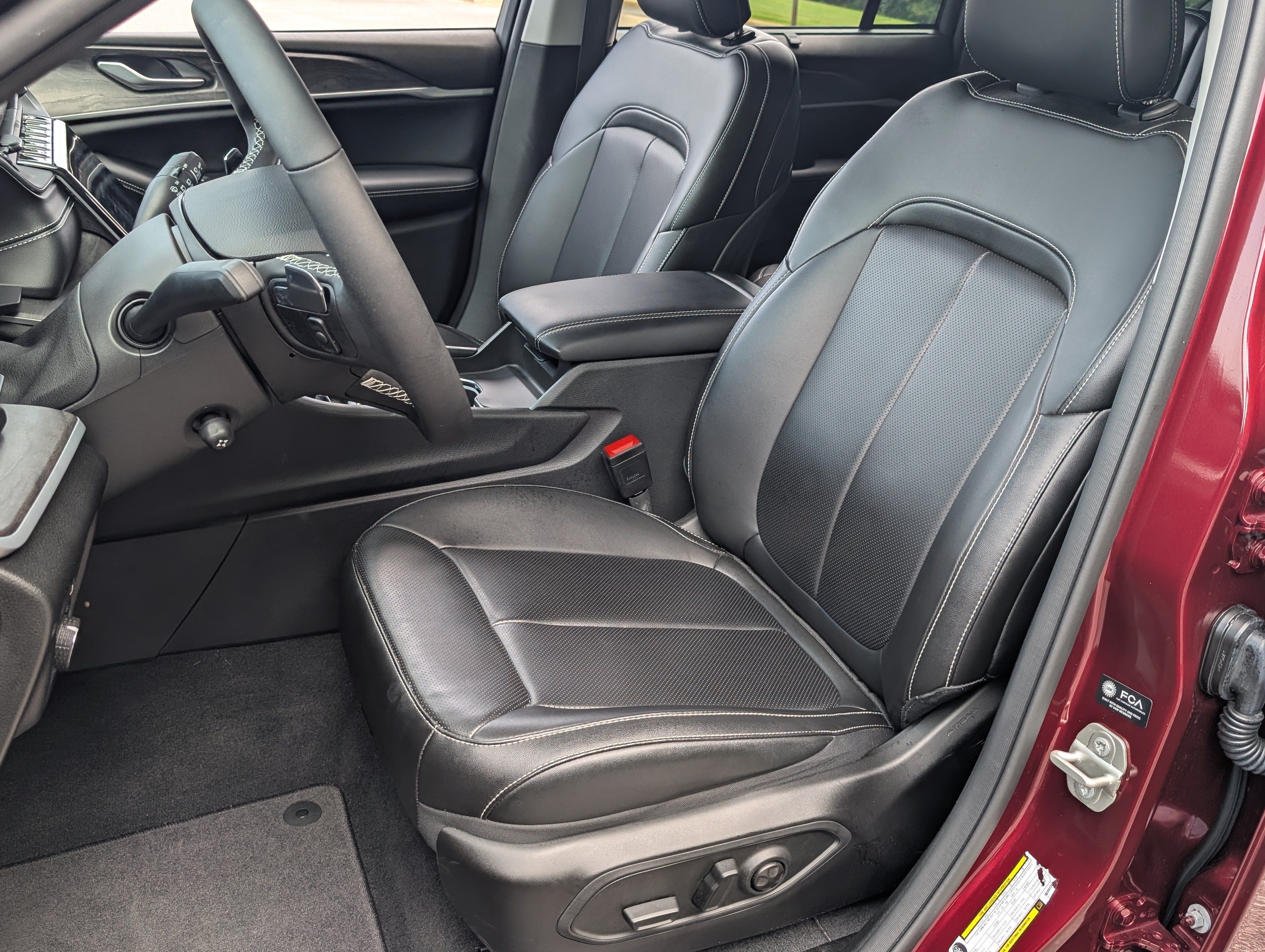 Used 2024 Jeep Grand Cherokee Limited w/ Luxury Tech Group II AWD/4WD image 16