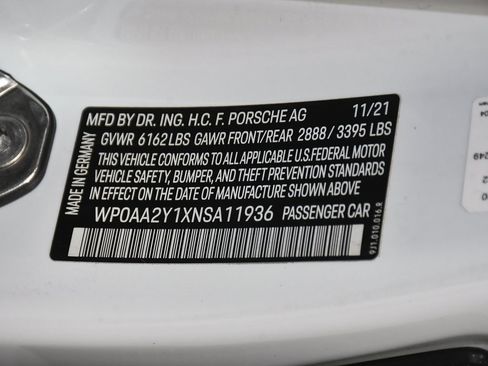 Used 2022 Porsche Taycan image 17