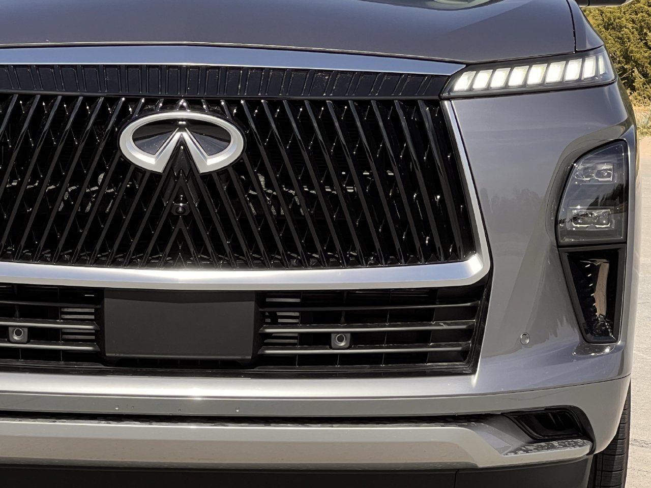 New 2027 INFINITI QX80 Luxe RWD image 8