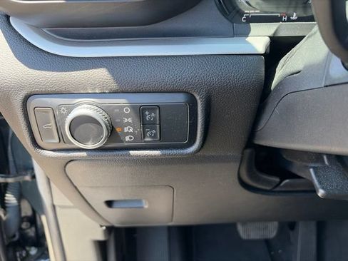 Certified 2022 Ford Explorer XLT RWD image 14