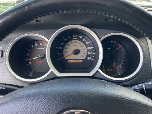 Used 2005 Toyota Tacoma PreRunner image 19