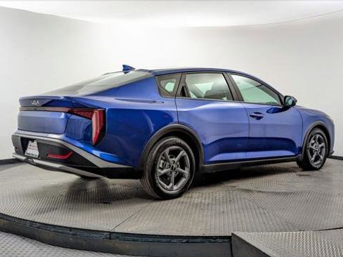 Used 2025 Kia K4 LXS image 8
