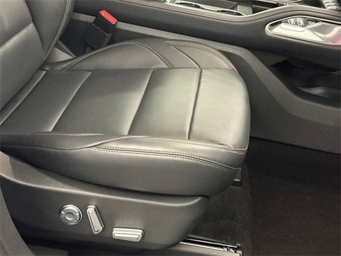 Used 2024 Lincoln Nautilus Premier w/ Jet Appearance Package image 11