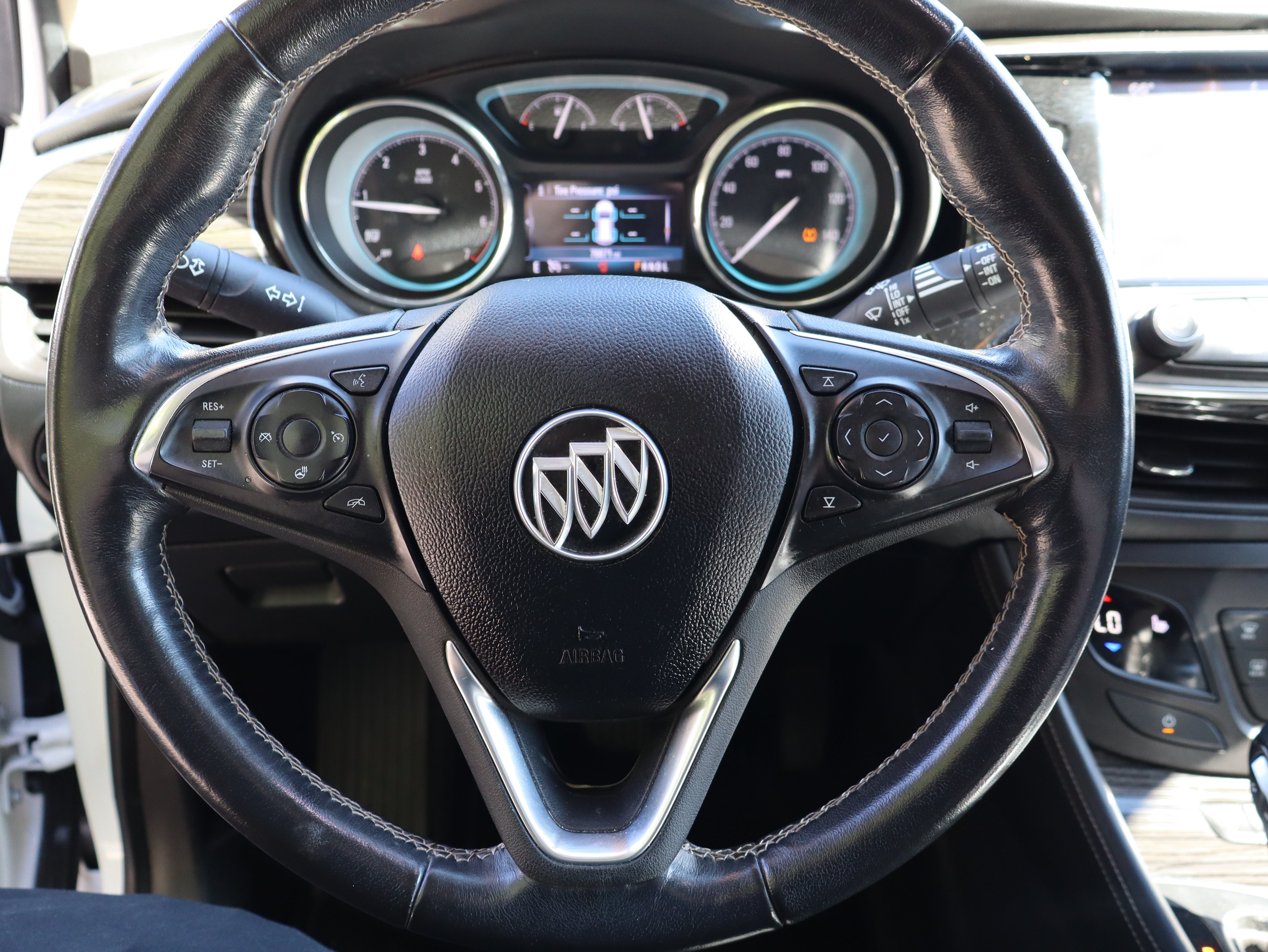 Used 2018 Buick Envision Essence FWD image 24