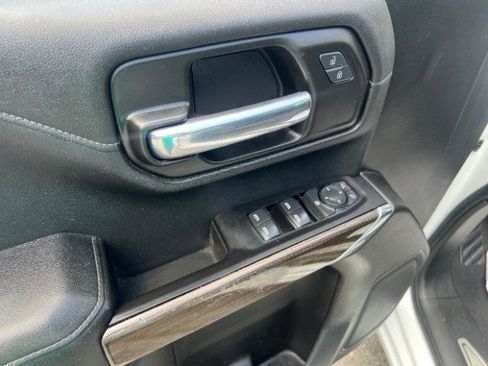 Used 2020 Chevrolet Silverado 1500 LT AWD/4WD image 25