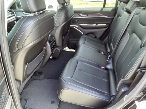 Used 2023 Jeep Grand Cherokee 4WD 4xe image 12