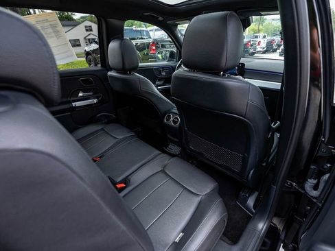 Used 2023 Mercedes-Benz GLB 250 4MATIC w/ Premium Package image 31