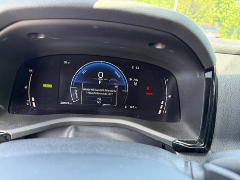 Used 2025 Toyota Camry SE FWD image 15