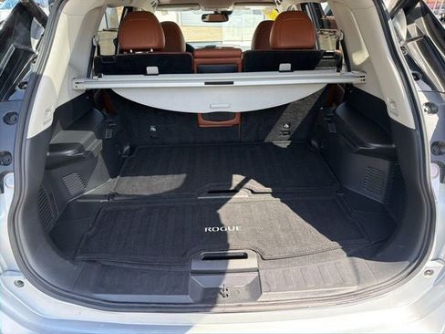 Used 2018 Nissan Rogue SL w/ Premium Package AWD/4WD image 30