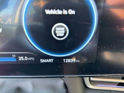 Used 2024 Hyundai Elantra Limited image 12