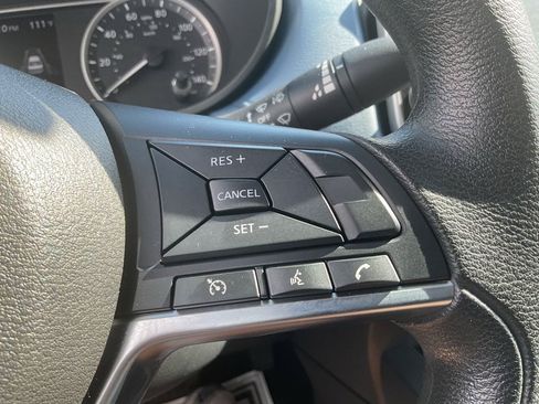 Used 2025 Nissan Versa SV FWD image 22