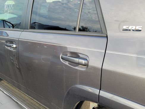 Used 2017 Toyota 4Runner SR5 RWD image 27