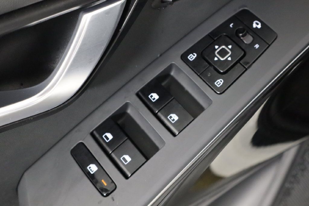 Used 2023 Kia Niro Wave w/ Wave Preserve Package FWD image 20