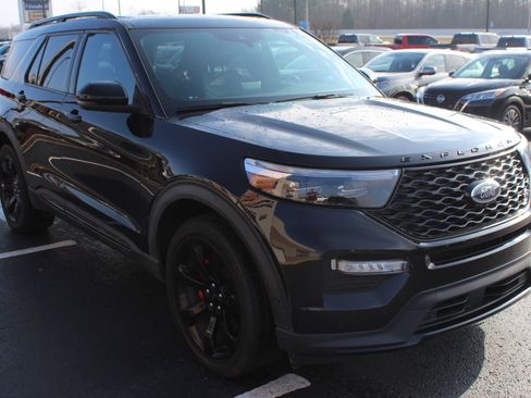 Used 2020 Ford Explorer ST w/ ST Street Pack image 4