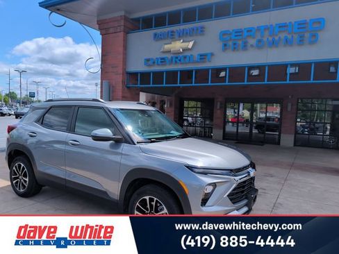 Used 2025 Chevrolet TrailBlazer LT AWD/4WD image 1