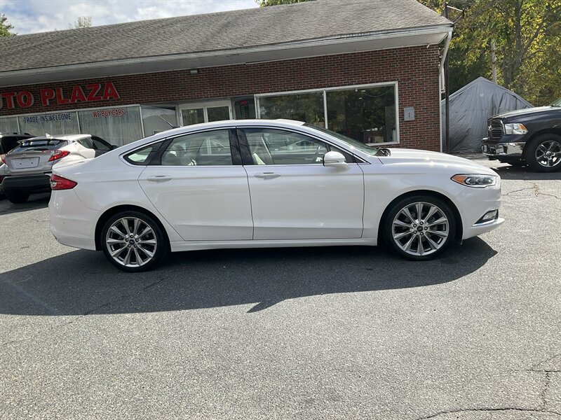 Used 2017 Ford Fusion Platinum AWD/4WD image 4