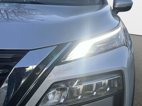 Certified 2022 Nissan Rogue SV w/ SV Premium Package image 10