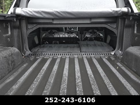 Used 2025 GMC Sierra EV Denali AWD/4WD image 39
