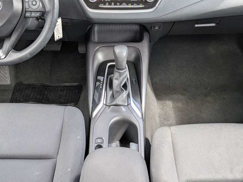 Used 2025 Toyota Corolla LE FWD image 18