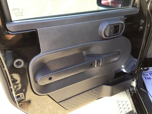 Used 2008 Jeep Wrangler Unlimited Sahara image 12