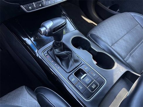 Used 2019 Kia Sorento SX image 25