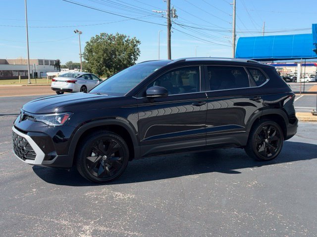 Used 2025 Volkswagen Taos SE FWD image 3