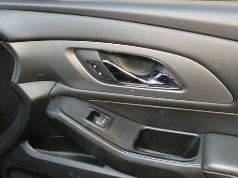 Used 2019 Chevrolet Traverse RS image 8