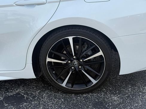 Used 2018 Toyota Camry XSE w/ Driver Assist Package FWD image 6