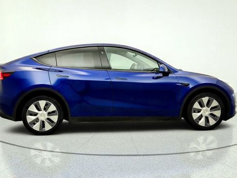 Used 2023 Tesla Model Y Long Range AWD/4WD image 4