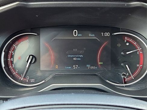 Used 2025 Toyota RAV4 XLE AWD/4WD image 23