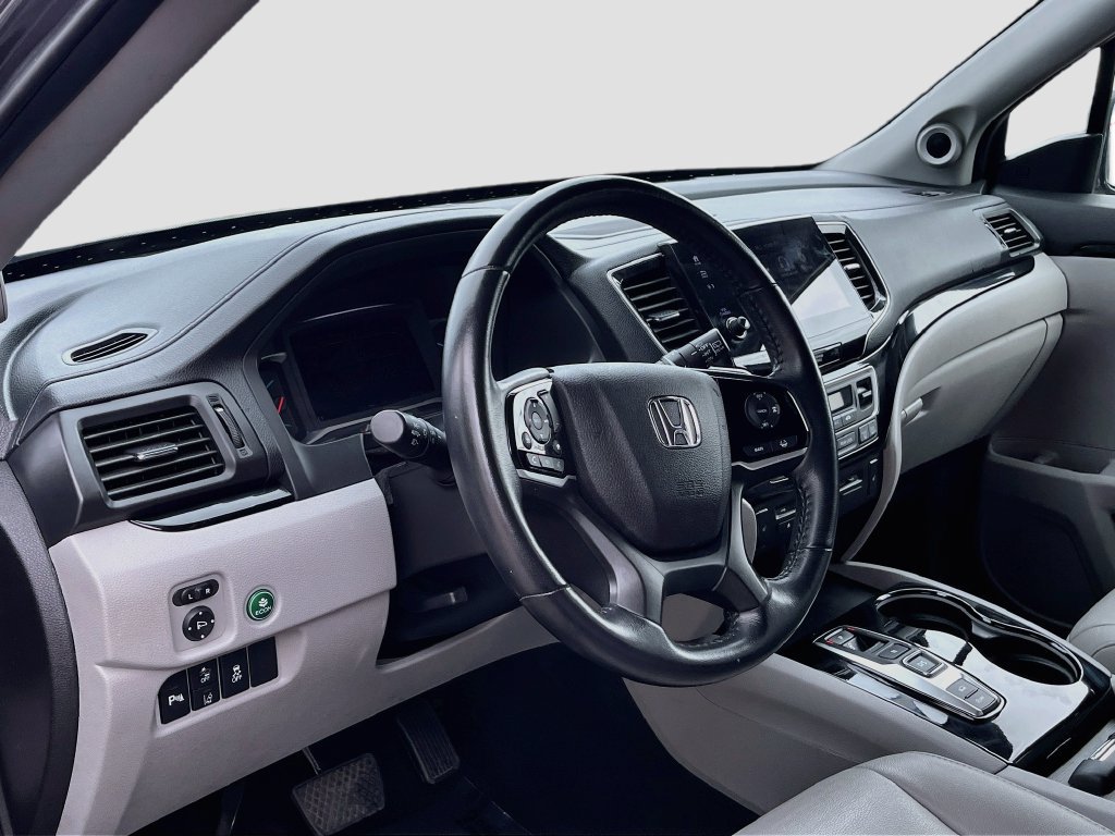 Used 2022 Honda Pilot Touring image 9