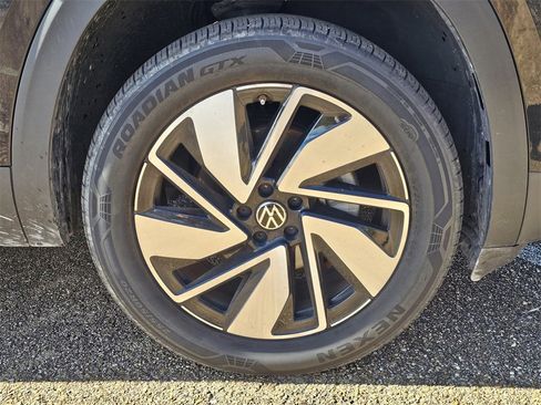 Used 2025 Volkswagen Atlas SE image 30