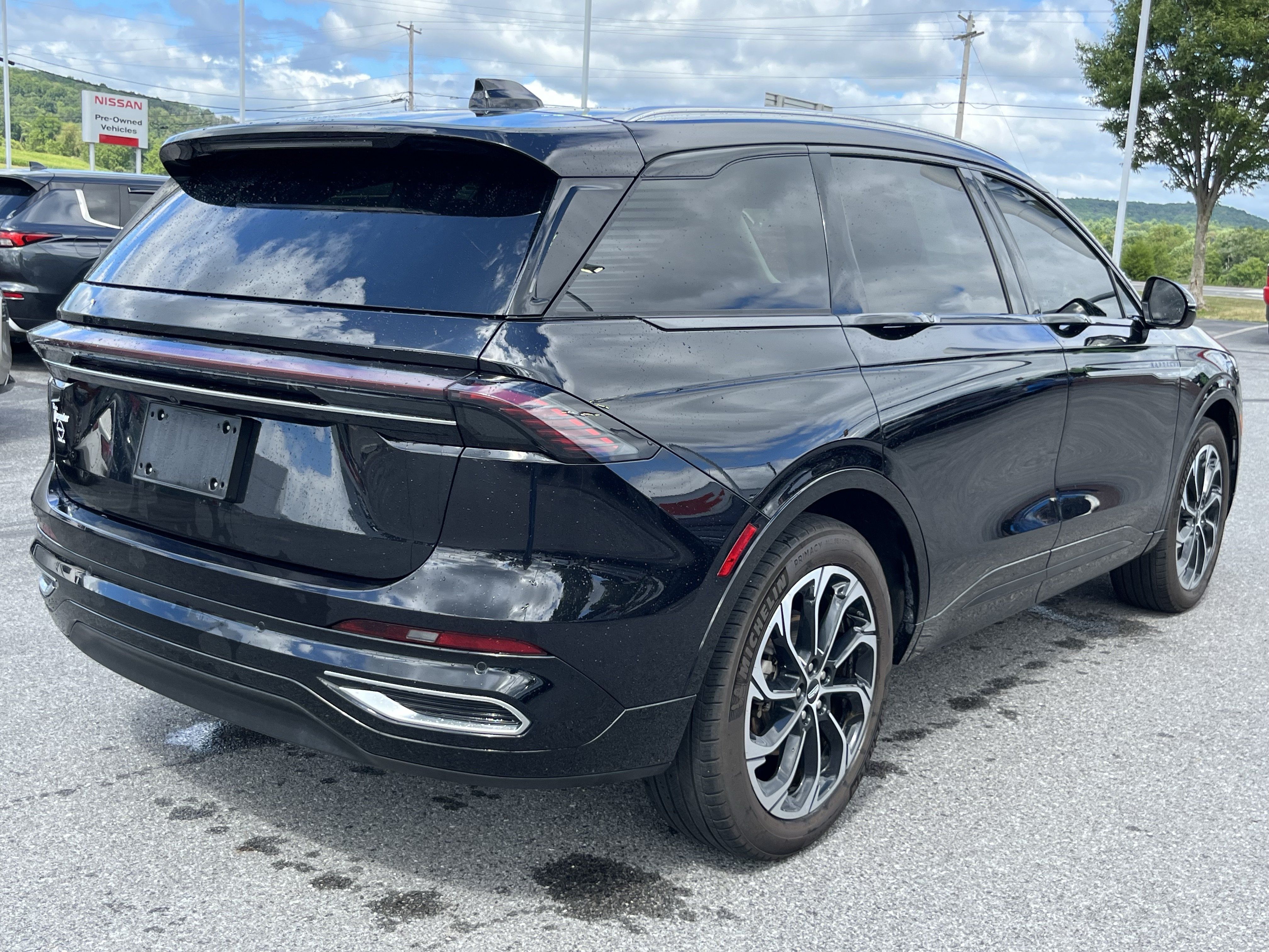 Used 2025 Lincoln Nautilus Reserve AWD/4WD image 5