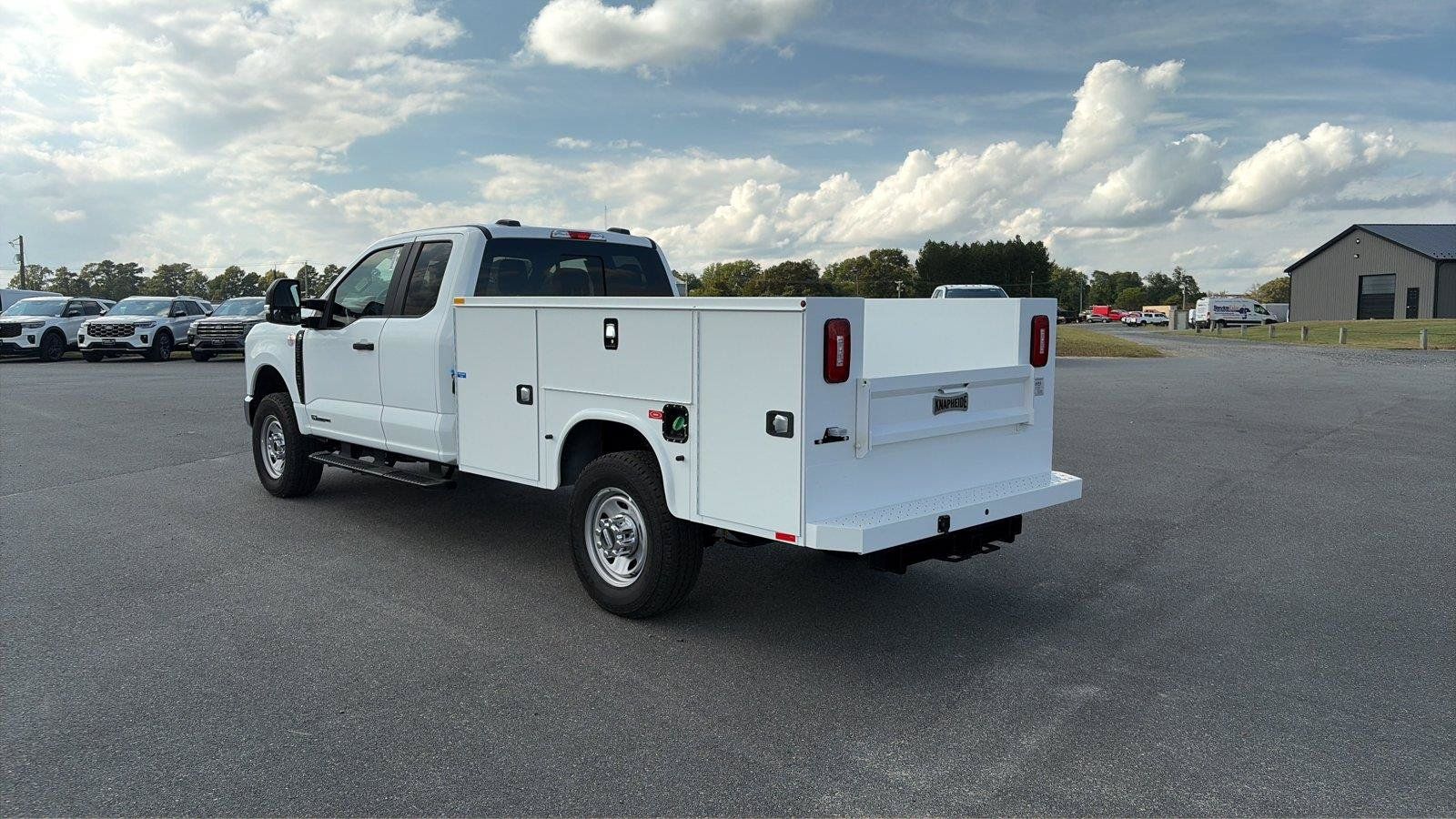 New 2027 Ford F350 XL w/ XL Chrome Package AWD/4WD image 3