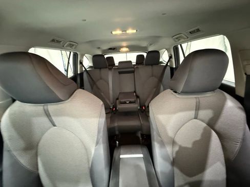Used 2024 Toyota Highlander LE image 26