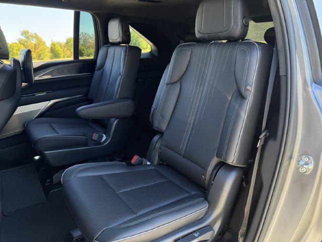 New 2026 Cadillac Escalade IQ Sport 2 w/ LPO, ONYX Package AWD/4WD image 21