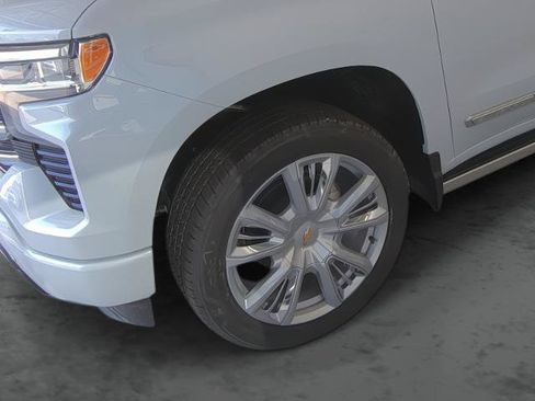 New 2026 Chevrolet Silverado 1500 High Country AWD/4WD image 7
