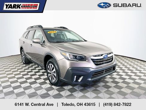Used 2022 Subaru Outback Premium image 1