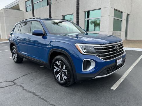 Used 2026 Volkswagen Atlas SE FWD image 2