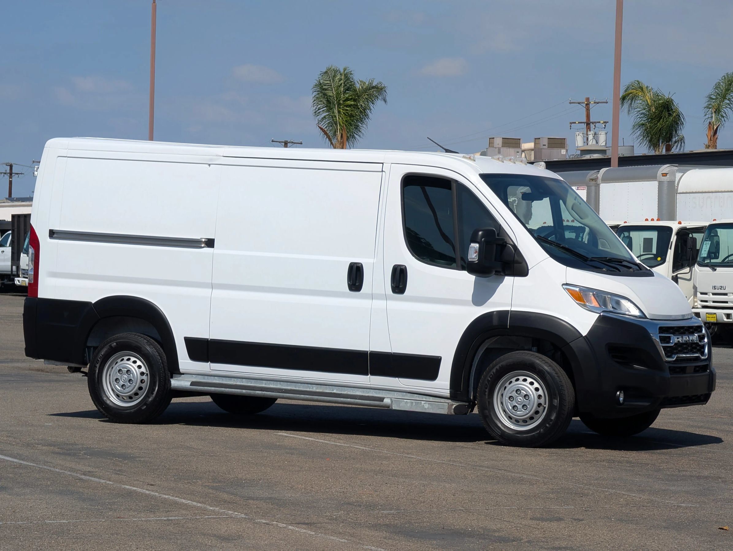 Used 2025 RAM ProMaster 2500 w/ U-Haul Equipment Group FWD image 1