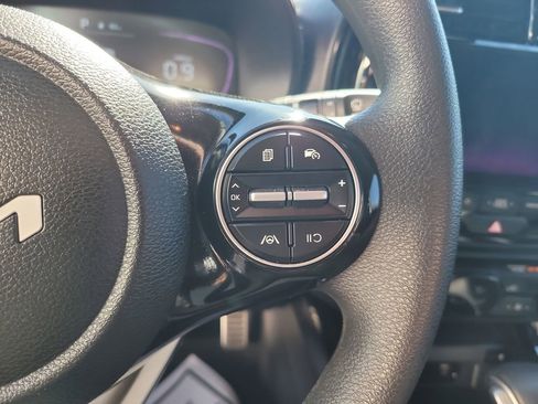 Used 2025 Kia Soul S image 18