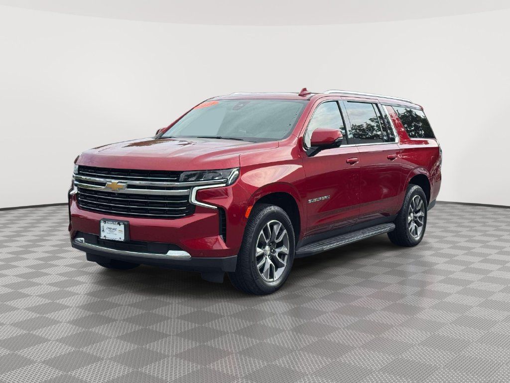 Used 2021 Chevrolet Suburban LT w/ LT Signature Package AWD/4WD image 3