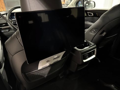 New 2026 Kia Carnival SX Prestige FWD image 24