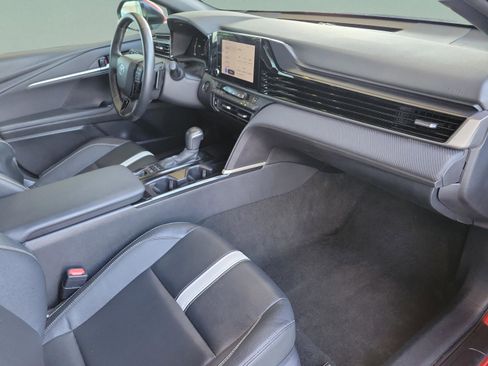 Used 2025 Toyota Camry SE image 30